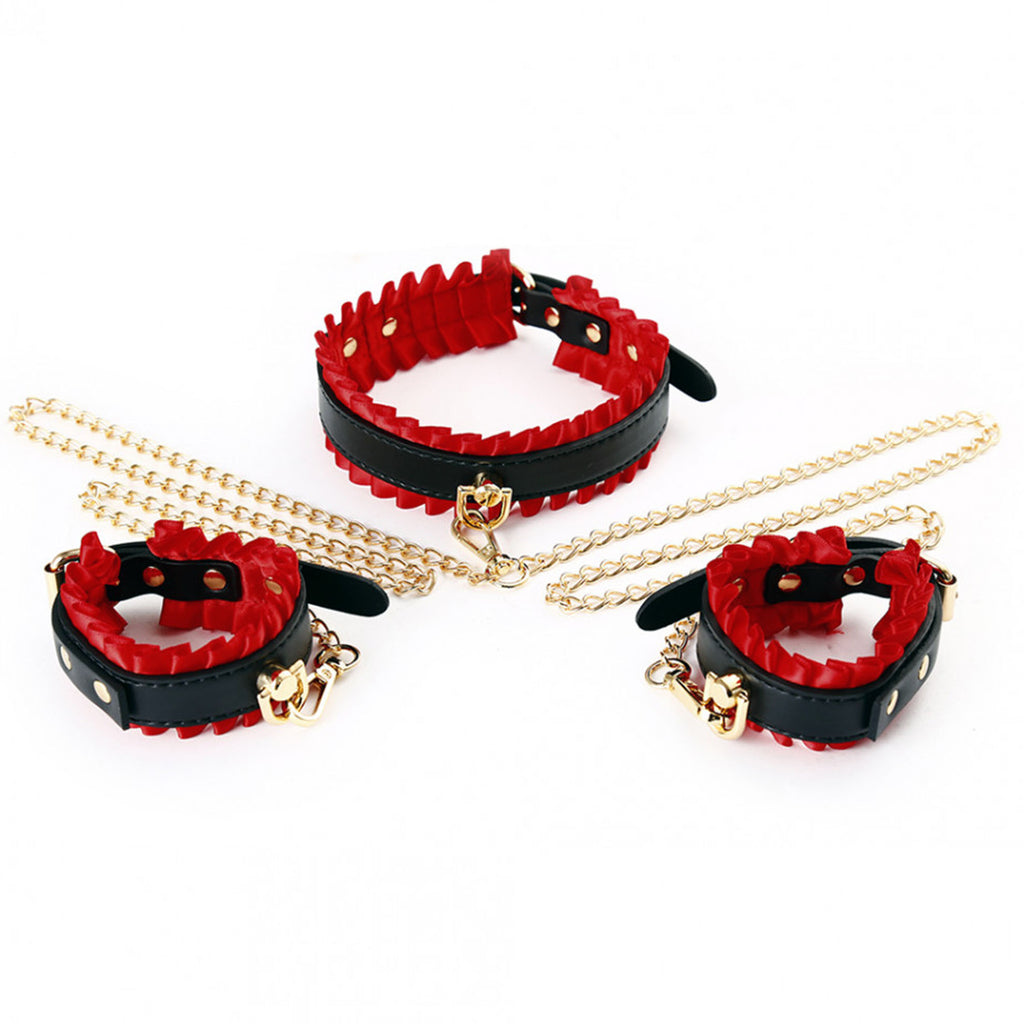 Collier et 2 menottes avec des froufous : noir / rouge