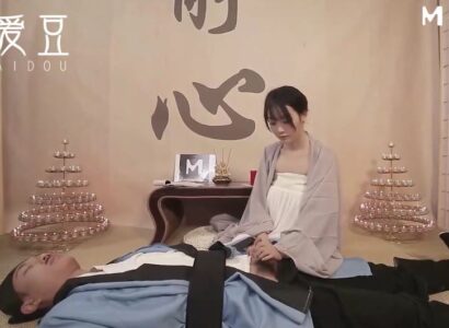 Nữ tu cứu thư sinh ngoài rừng về chùa, ni cô ngây thơ bị dụ dỗ quan hệ - trung quốc