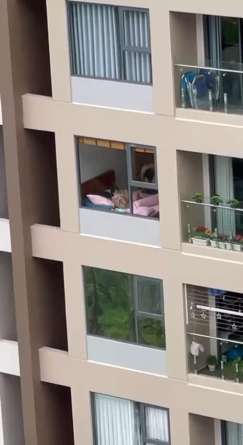 (sex clip) Quay lén cặp đôi làm tình ở chung cư đối diện